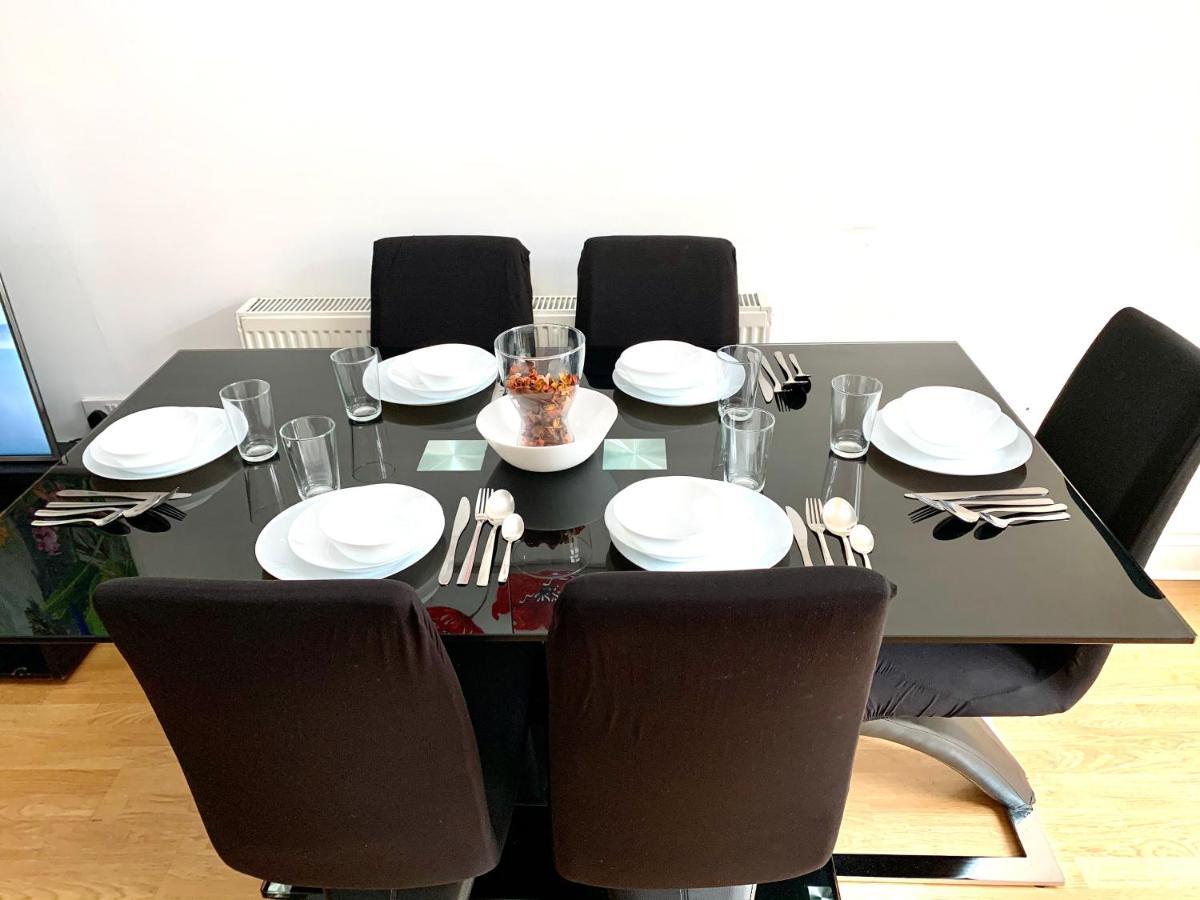 London 3 Bedrooms 3 Bathrooms Spacious House, Reception, Kitchen, Garden, Parking Esterno foto