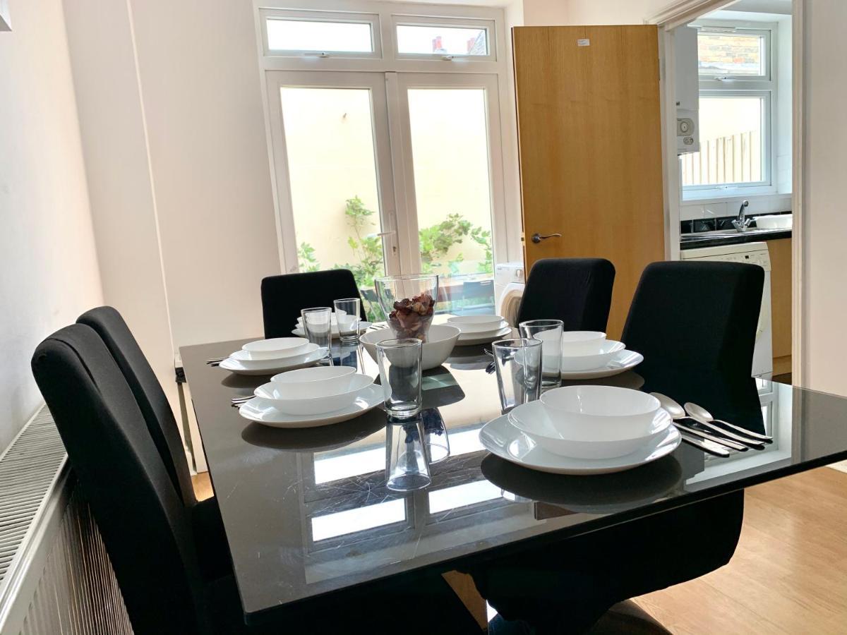 London 3 Bedrooms 3 Bathrooms Spacious House, Reception, Kitchen, Garden, Parking Esterno foto