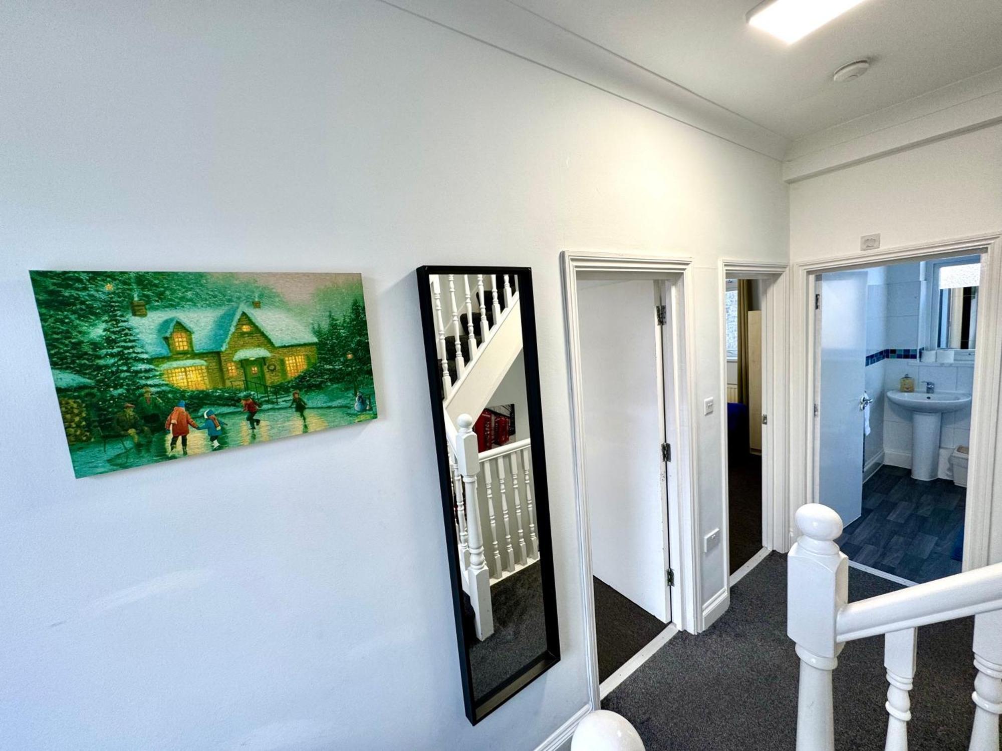 London 3 Bedrooms 3 Bathrooms Spacious House, Reception, Kitchen, Garden, Parking Esterno foto