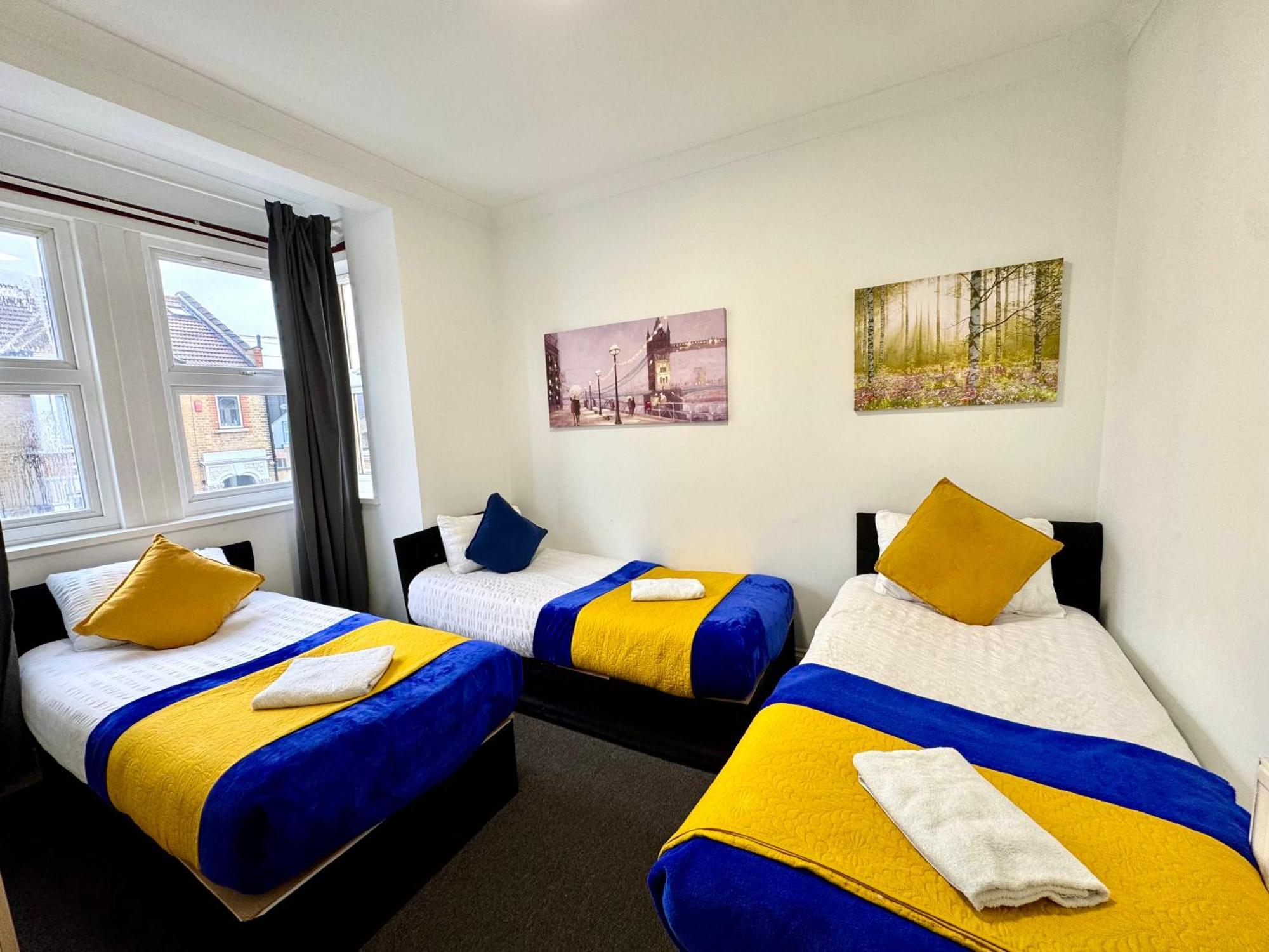 London 3 Bedrooms 3 Bathrooms Spacious House, Reception, Kitchen, Garden, Parking Esterno foto
