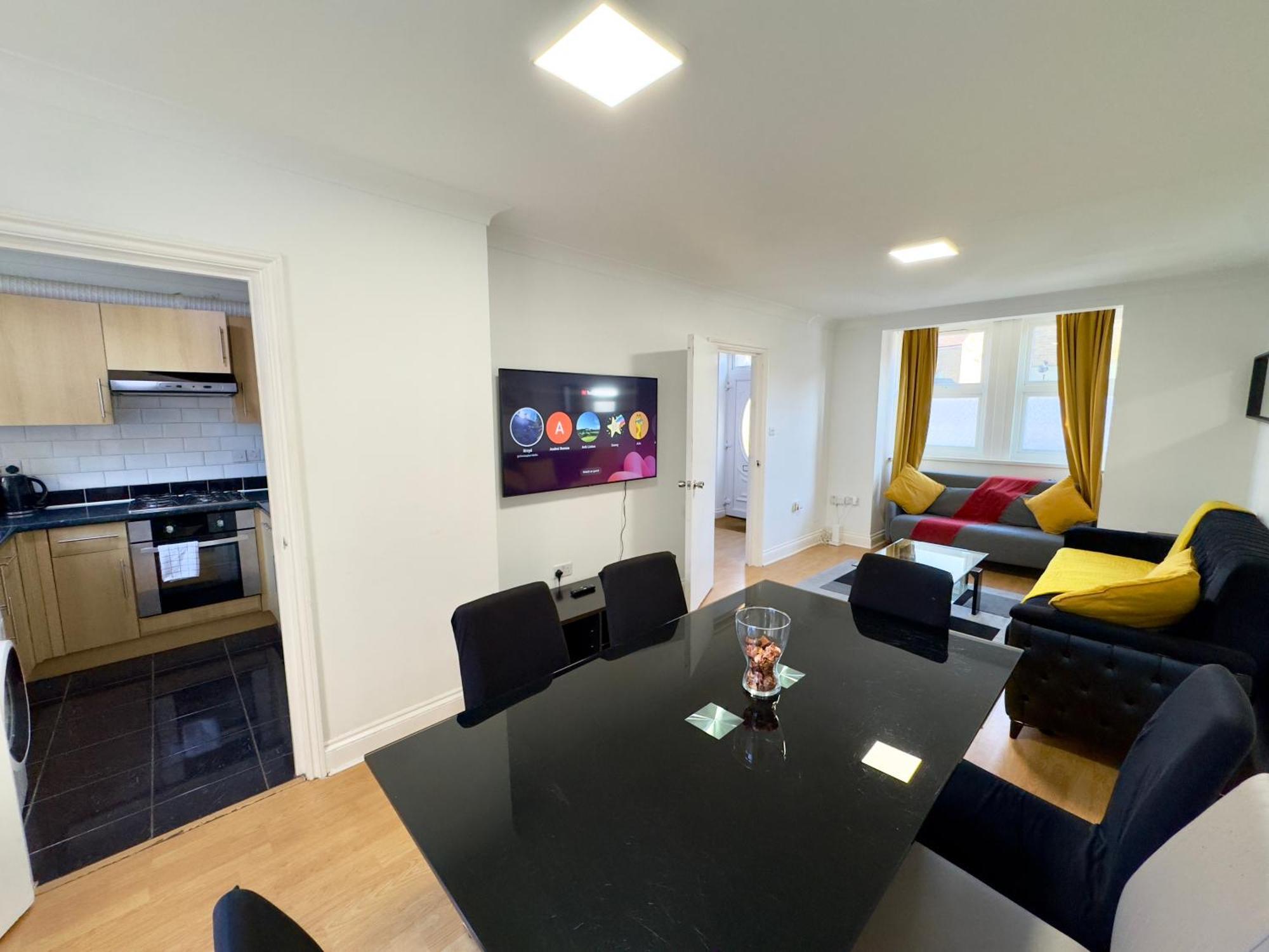 London 3 Bedrooms 3 Bathrooms Spacious House, Reception, Kitchen, Garden, Parking Esterno foto