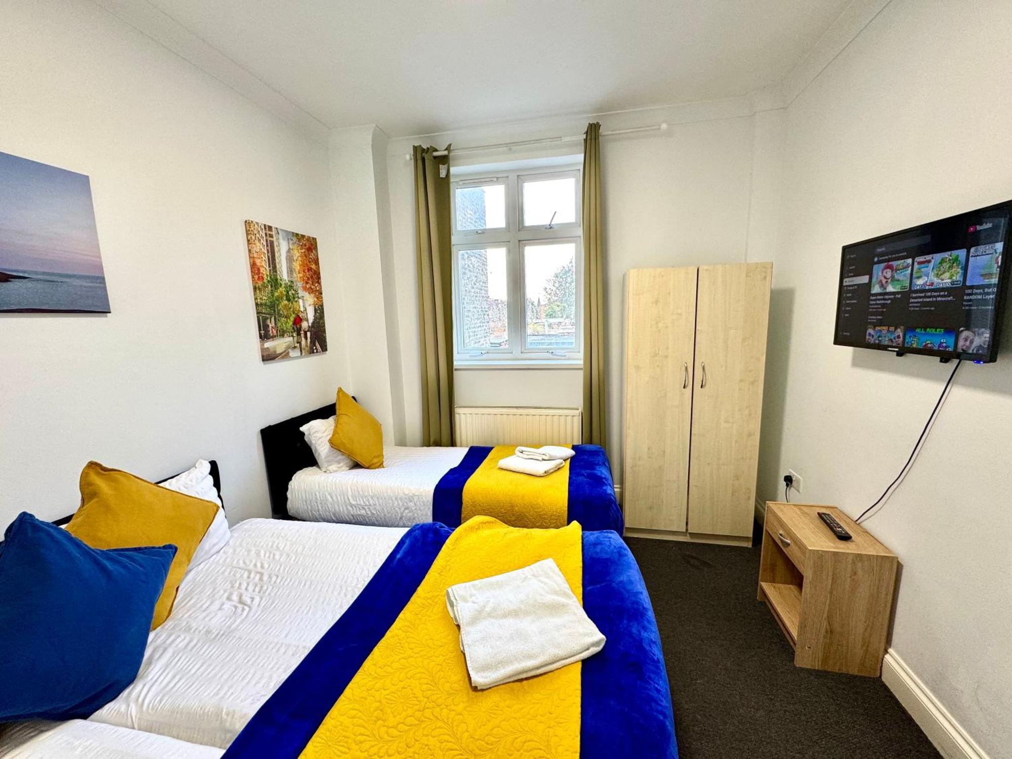 London 3 Bedrooms 3 Bathrooms Spacious House, Reception, Kitchen, Garden, Parking Esterno foto