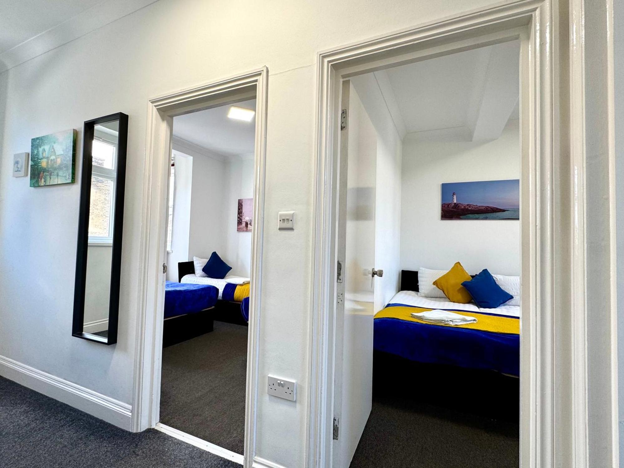 London 3 Bedrooms 3 Bathrooms Spacious House, Reception, Kitchen, Garden, Parking Esterno foto