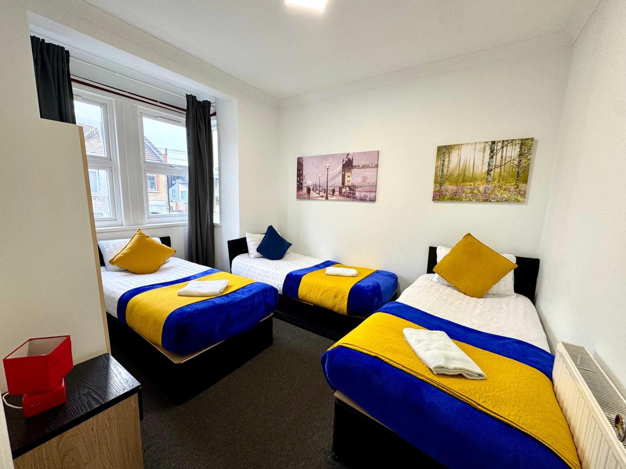 London 3 Bedrooms 3 Bathrooms Spacious House, Reception, Kitchen, Garden, Parking Esterno foto